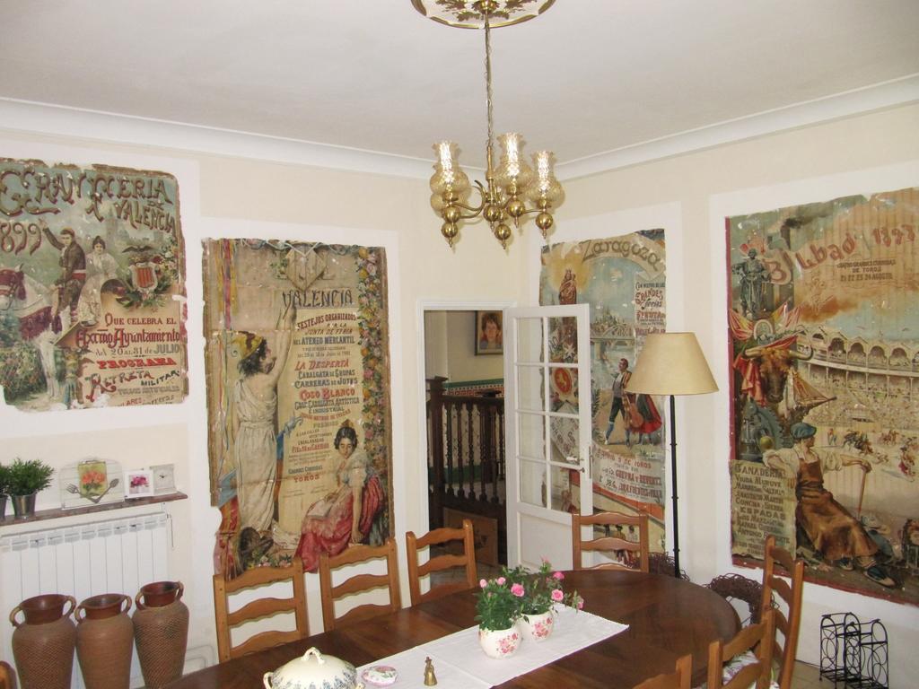 Domaine La Rose Bed & Breakfast Caylus ภายนอก รูปภาพ